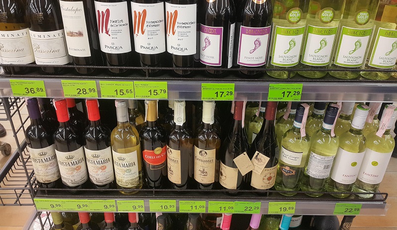 Vines in the store in Minsk and prices